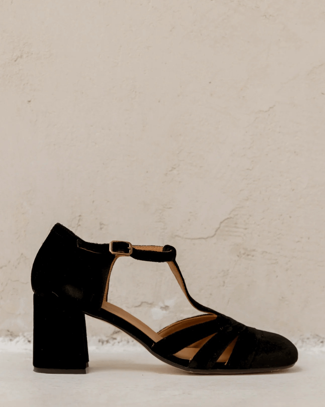 Schoenen met T-Band en Stevige Hak