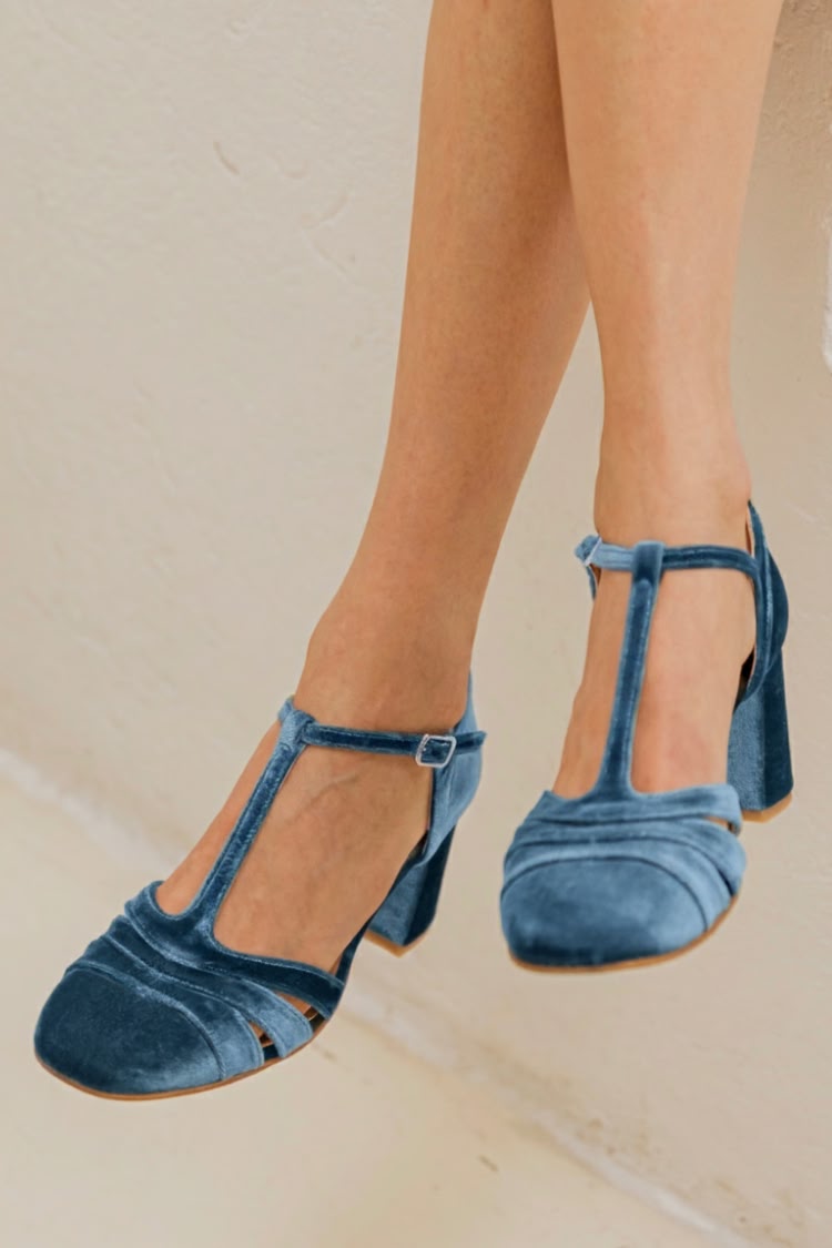 Schoenen met T-Band en Stevige Hak