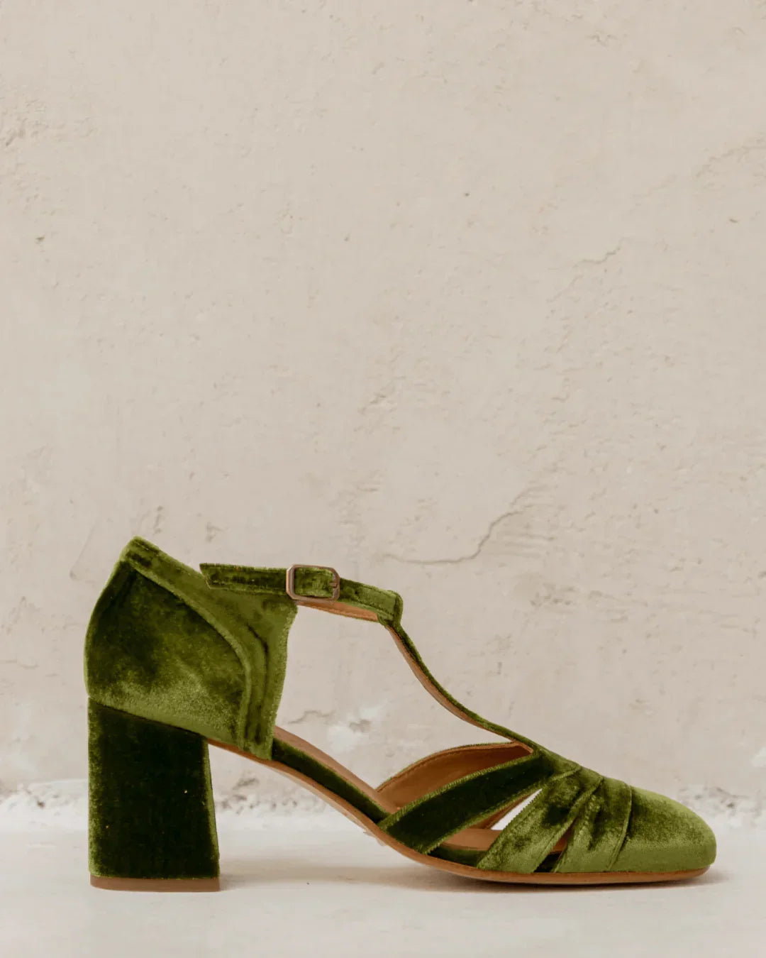 Schoenen met T-Band en Stevige Hak