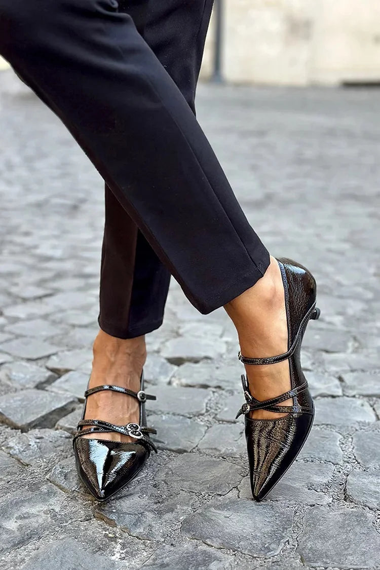 Puntige Pumps met Dubbel Bandje