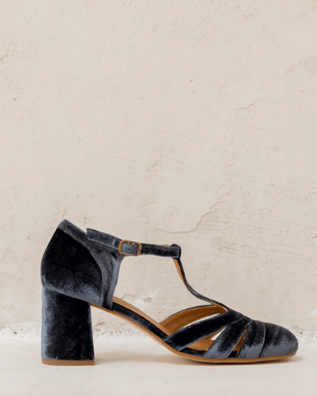 Schoenen met T-Band en Stevige Hak