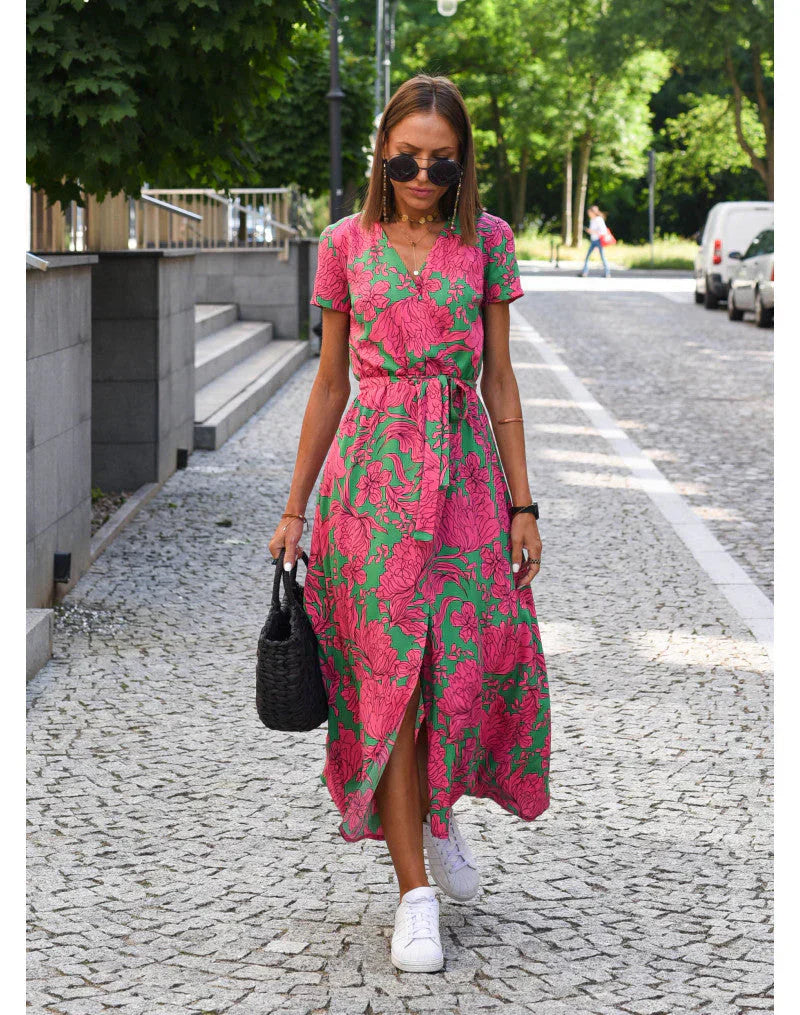 Feline – Elegante jurk met V-hals en Figuurvormende Snit