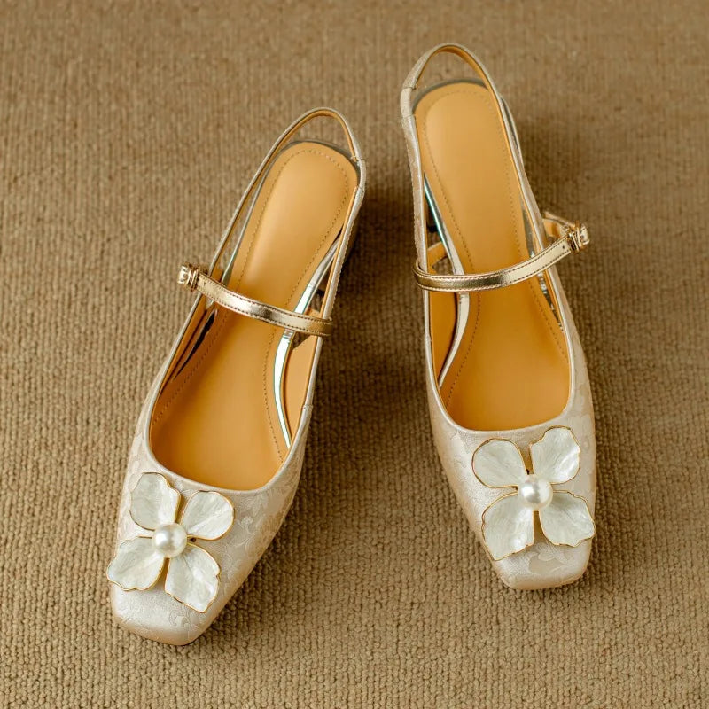 Eloise - Elegante Damesschoen met Bloemdetail