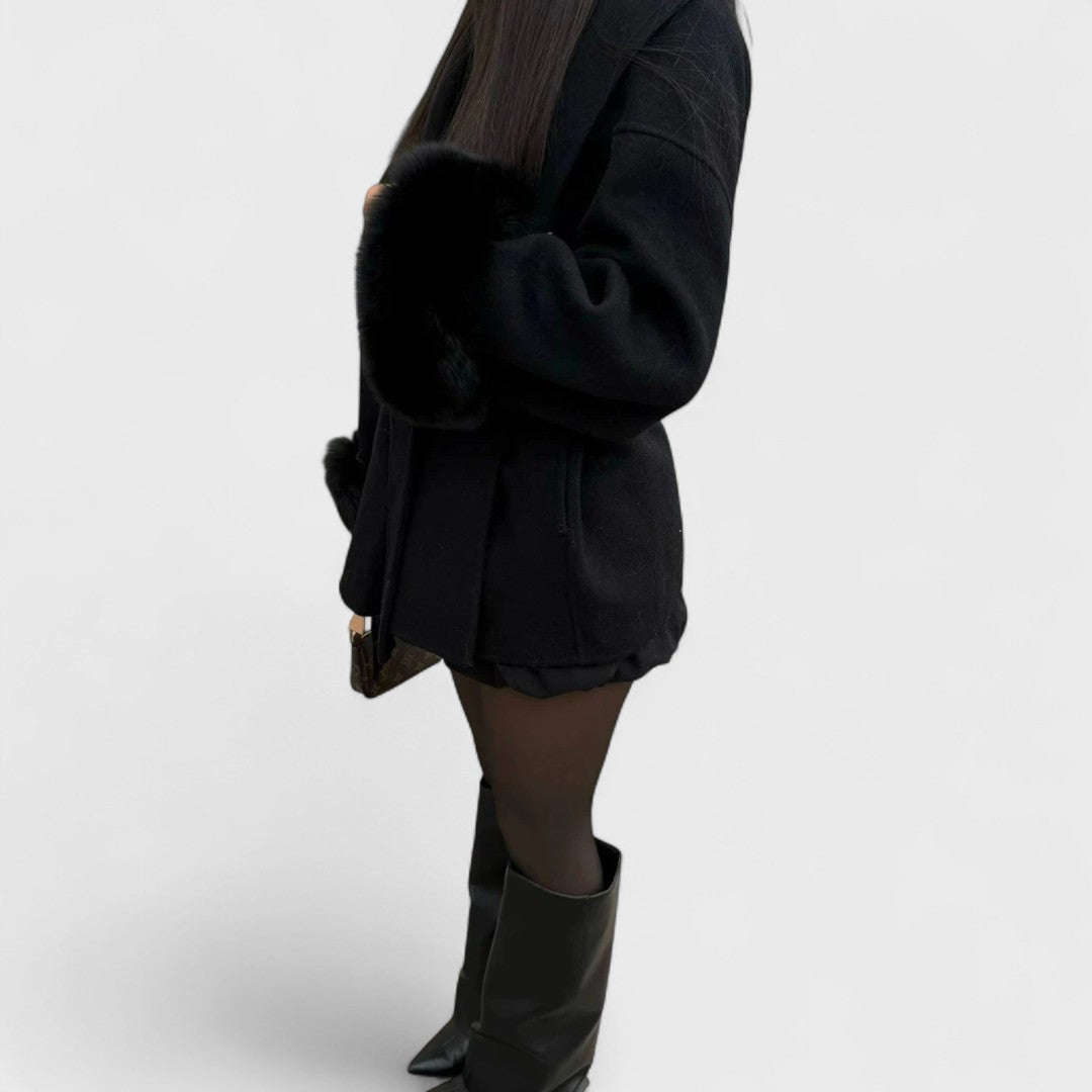 Tineke | Elegante jas met details van imitatiebont