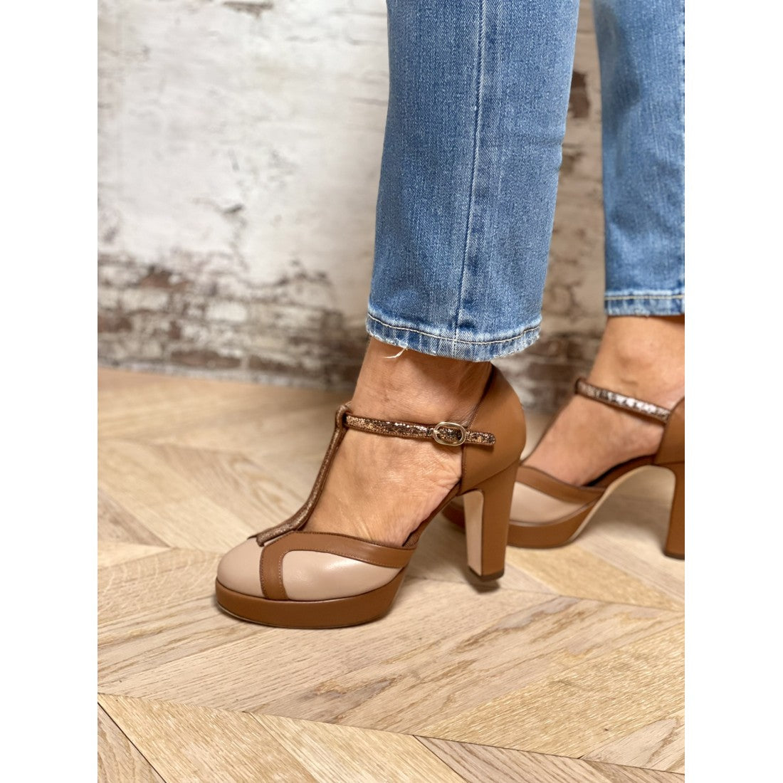Pumps met T-Band